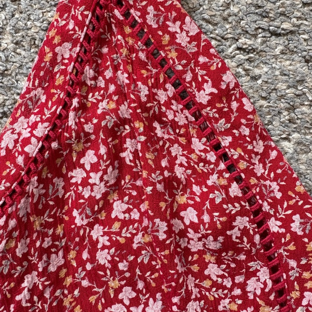 Medium American Eagle Red Floral Romper - Picture 3 of 12